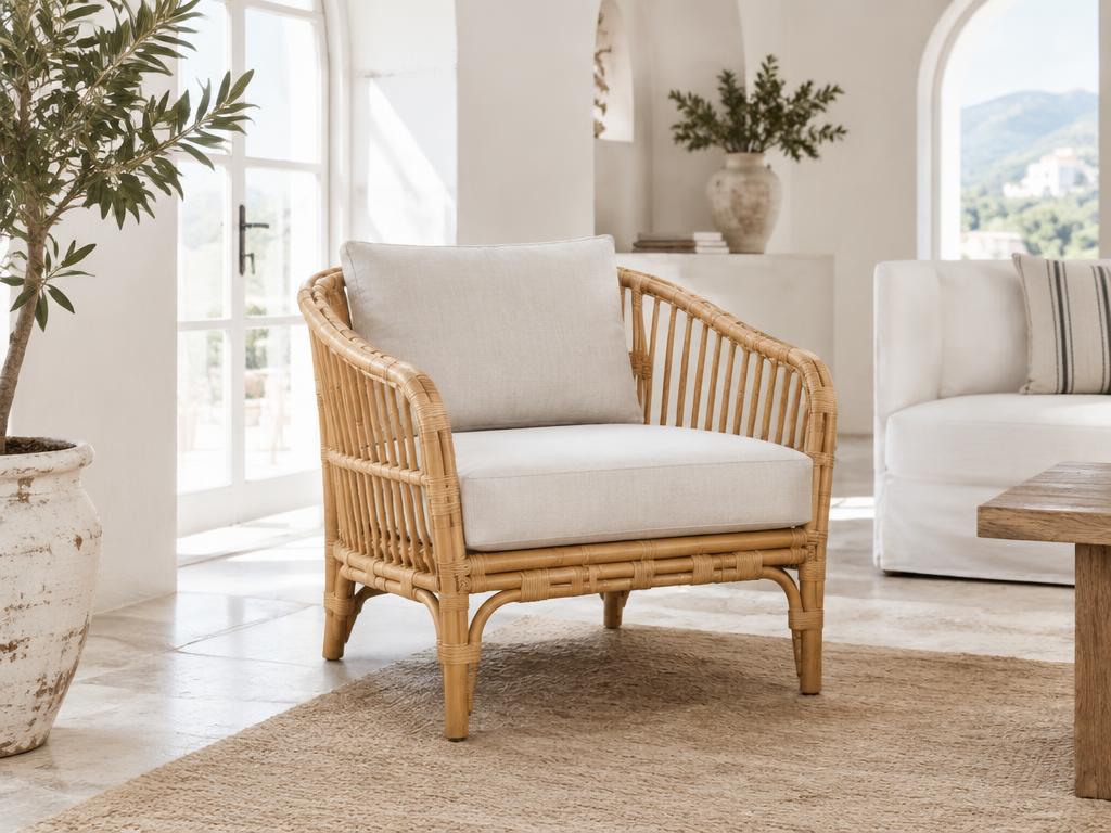 Rotan fauteuil met linnen kussen